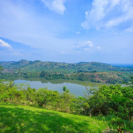 Kasenda Lake Mwamba Lodge מראה חיצוני תמונה