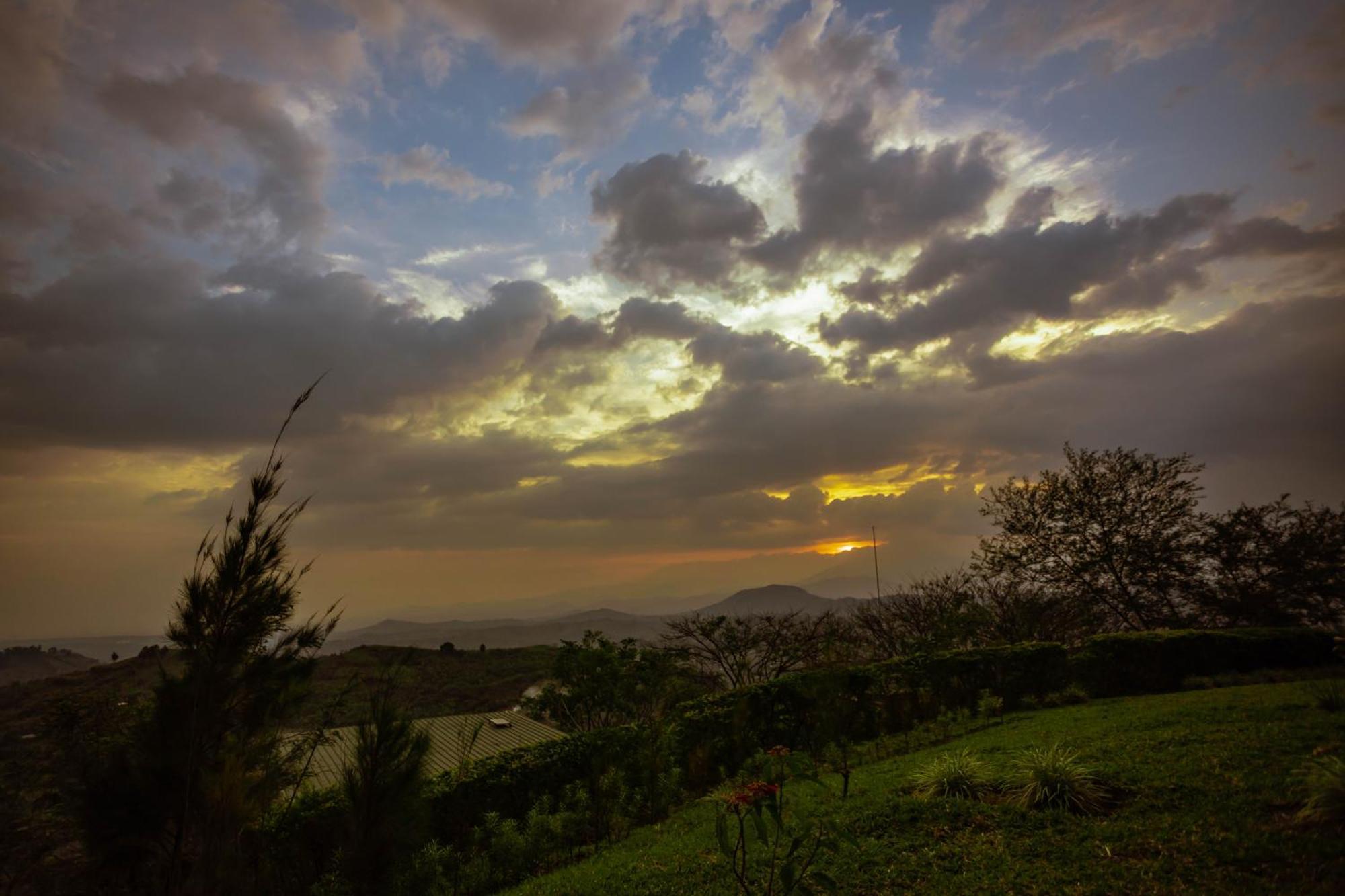Kasenda Lake Mwamba Lodge מראה חיצוני תמונה