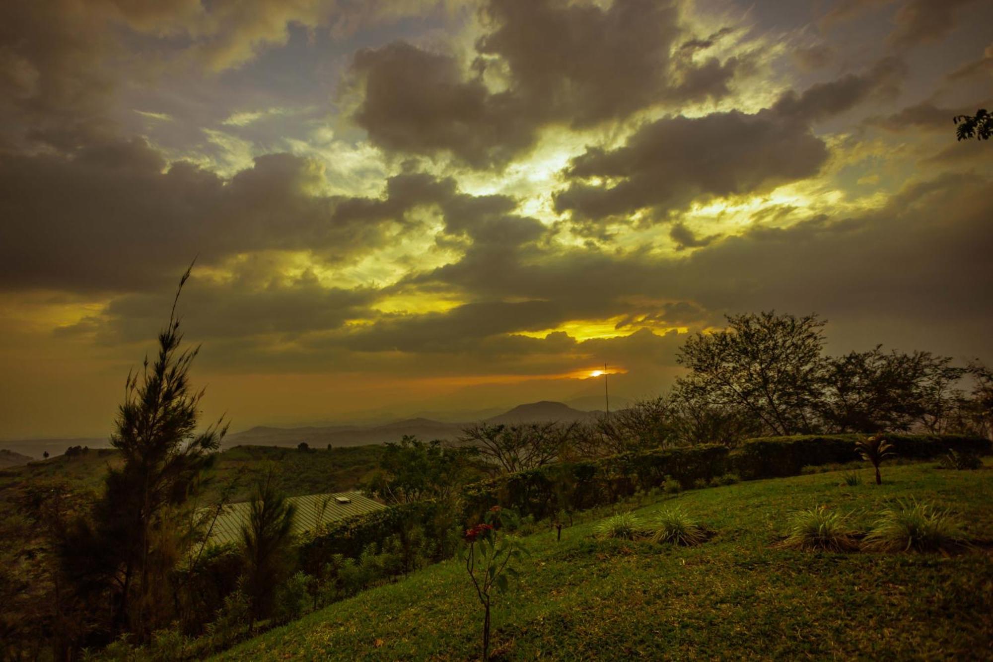 Kasenda Lake Mwamba Lodge מראה חיצוני תמונה
