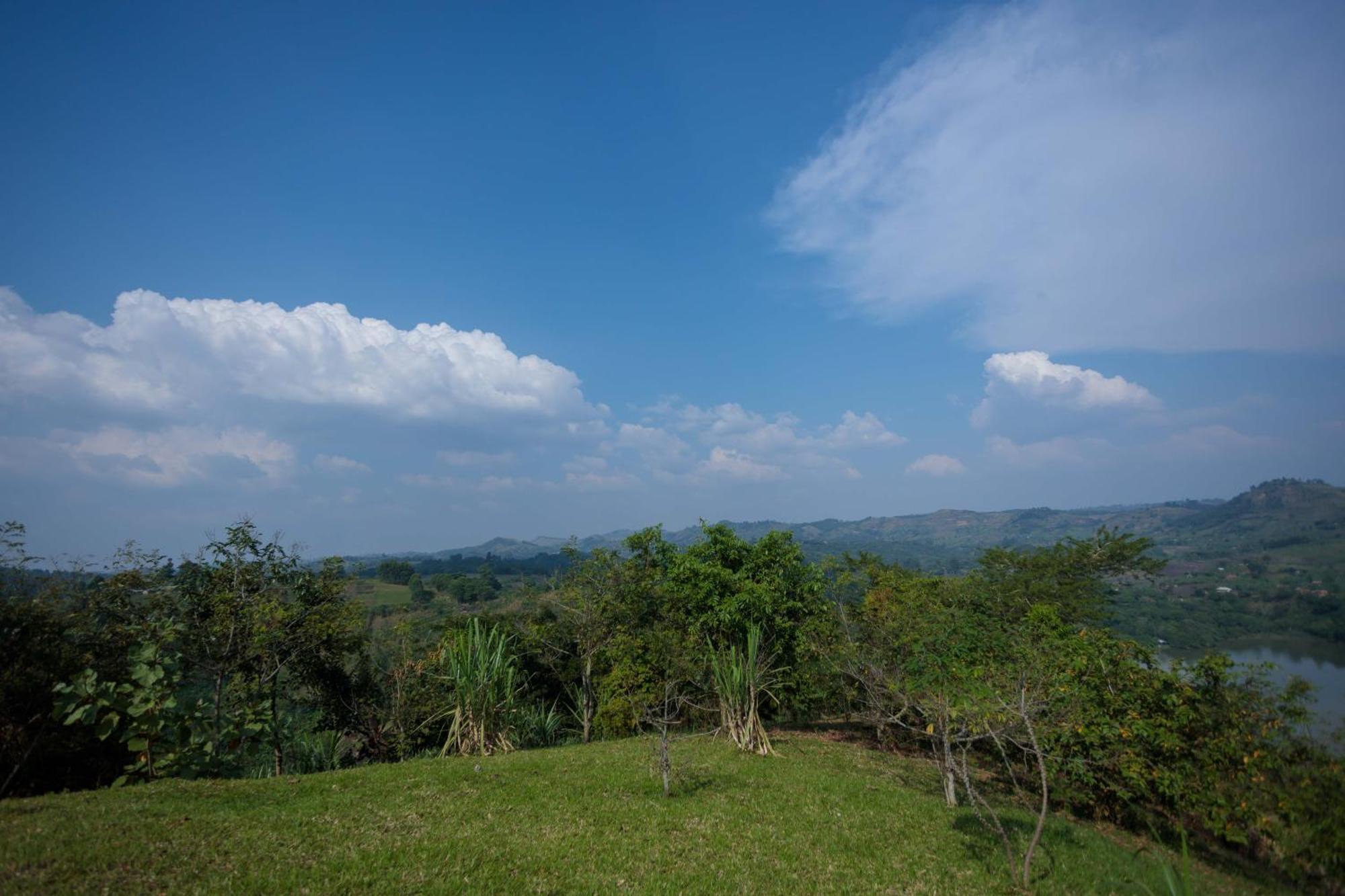 Kasenda Lake Mwamba Lodge מראה חיצוני תמונה