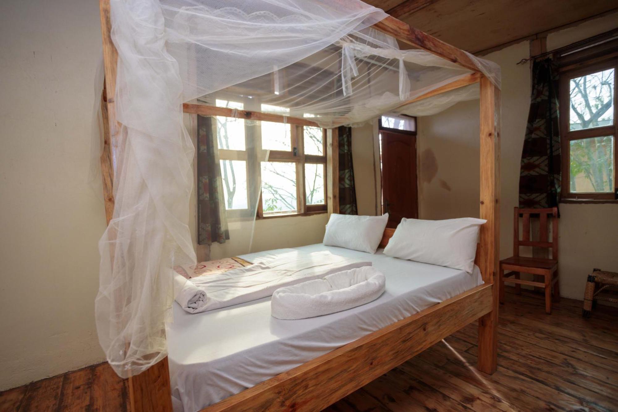 Kasenda Lake Mwamba Lodge מראה חיצוני תמונה